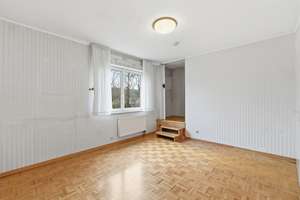 ! Sofort bezugsfrei mit Ausbaureserve ! Ruhig gelegenes Reihenmittelhaus mit Garten in Bonn-Duisdorf – Die vollständige Adresse der Immobilie erhältst du vom Anbieter., 53123 Duisdorf, Bonn – Vorschaubild 11