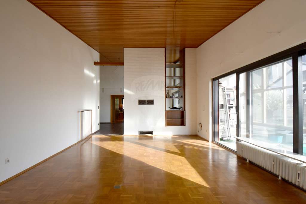 Immobilie in Karben - Ruhe – Blick – Sonnige Lage
Sanierungsbedürftiges
Haus in Karben - Bild 1