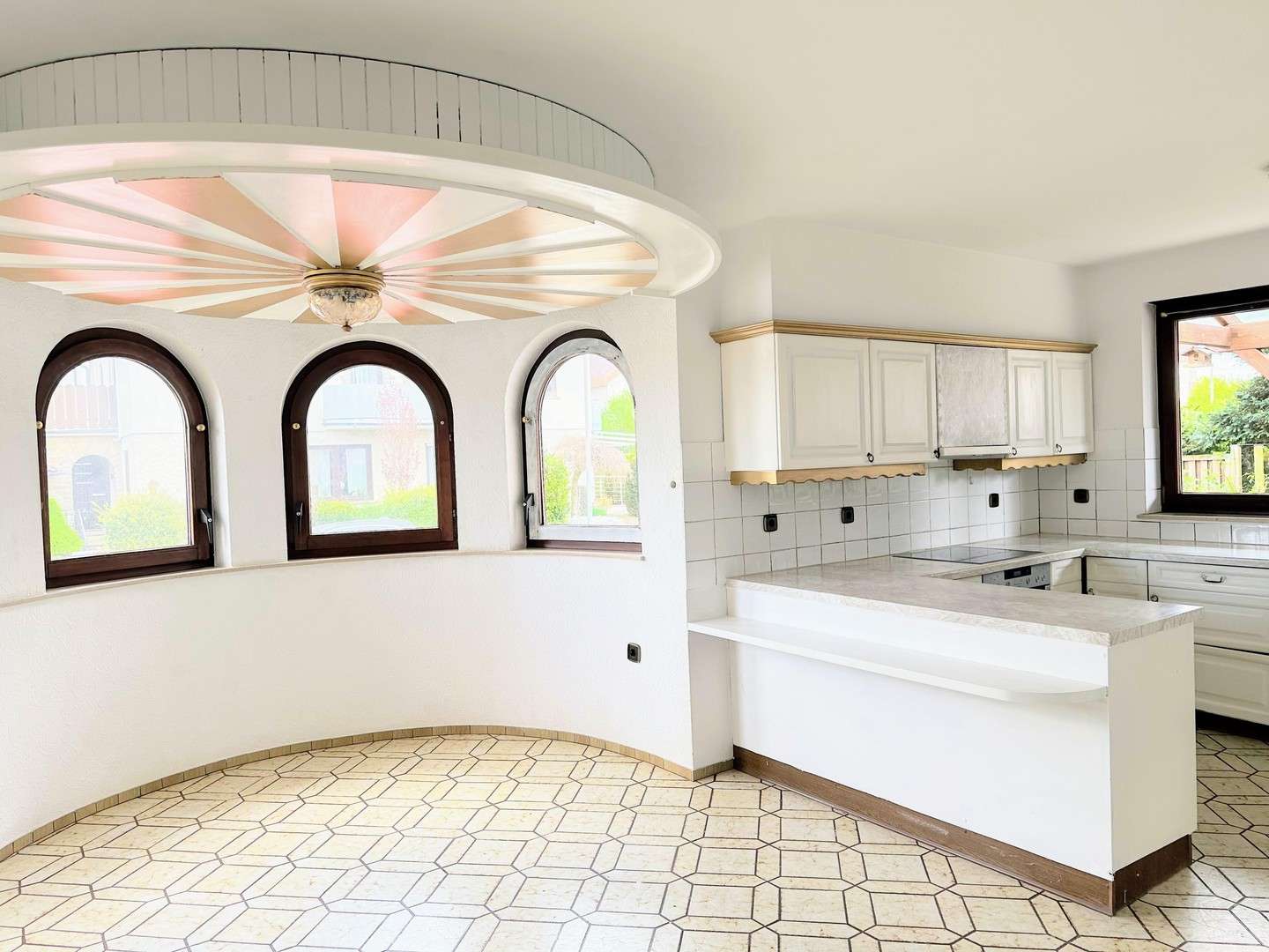 Immobilie in Bönnigheim - Repräsentatives 2-Familienhaus mit Ausbaupotential in begehrter Wohnlage - Bild 13