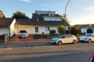 Ein Haus, ein Ausblick, unendliche Möglichkeiten - 2018 saniertes Zweifamilienhaus am Feldrand !