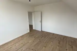 Kernsanierte 2-Zimmer-Dachgeschosswohnung in Köln Höhenberg – Nürnberger Straße 8, 51103 Köln – Vorschaubild 5