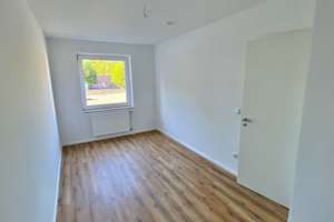 Sanierte 3,5-Zimmer-Wohnung mit Balkon und Einbauküche!! – Grelckstraße 34, 22529 Lokstedt, Hamburg – Vorschaubild 8
