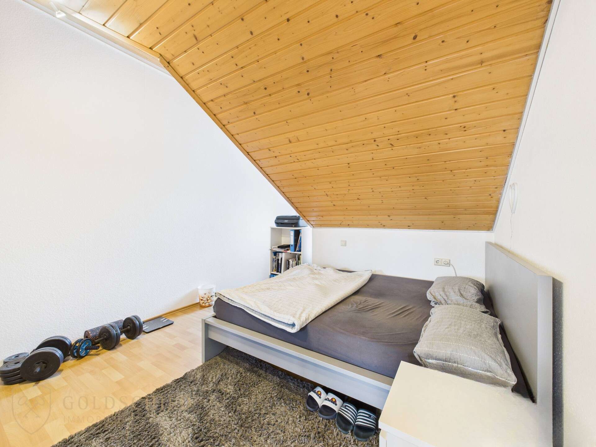 Immobilie in Oberboihingen - Lichtdurchflutetes Dachgeschoss mit Loggia – Gepflegte 2,5-Zimmer-Wohnung in ruhiger Lage - Bild 4