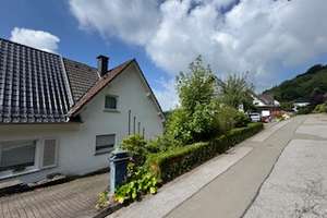 Engelskirchen, solide DHH in sonniger, sehr guter Aussichtslage und hohem Wohnwert – Die vollständige Adresse der Immobilie erhältst du vom Anbieter., 51766 Engelskirchen – Vorschaubild 4