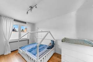 Modernisiertes und familienfreundliches Einfamilienhaus mit sonnigem Garten und großzügigem Wohngefü – Die vollständige Adresse der Immobilie erhältst du vom Anbieter., 28816 Stuhr – Vorschaubild 9