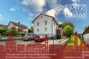 Wohntraum mit tollem Ausblick: Teilrenoviertes Einfamilienhaus mit viel Potenzial in attraktiver Lag – Passau – Vorschaubild 1