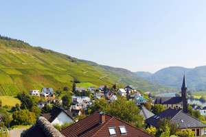 Gepflegtes Winzerhaus mit großem Hof, Scheune & Garten, viel Platz in Moselnähe (von privat) – Weidenbornstraße 5, 54470 Lieser – Vorschaubild 1