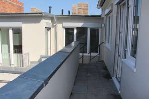 lichtdurchflutete DG-Wohnung provisionsfrei zum Verkauf – Petersburger Straße 39, 10249 Friedrichshain, Berlin – Vorschaubild 11