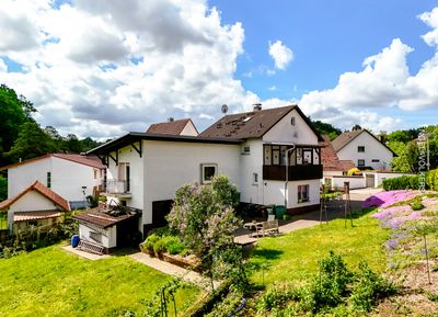 Idylle trifft Lebensqualität – Einfamilienhaus am Ederbach
