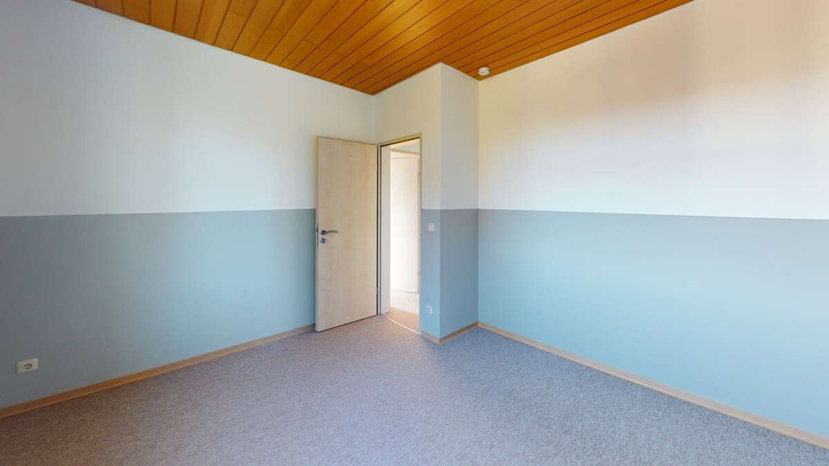 Immobilie in Balve - VR IMMO: Aus Gaststätte wird Wohnhaus – Solides Zweifamilienhaus nach kompletter Sanierung. - Bild 11