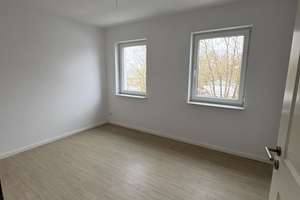 Zur Selbstnutzung! barrierearme 4-Raumwohnung mit Vollbad, FB-Hzg., HWR, Kamin und Süd-Balkon – Die vollständige Adresse der Immobilie erhältst du vom Anbieter., 18055 Brinckmansdorf, Rostock – Vorschaubild 14