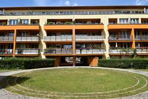WUNDERSCHÖNER AUSBLICK! HELLE 2-ZIMMER WOHNUNG! PROVISIONSFREI! – Mariendorfer Weg 39b, 12051 Neukölln (Ortsteil), Berlin – Vorschaubild 9