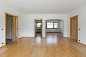 Gut geschnittene 3,5-Raum-Wohnung mit rd. 96 m² und Sonnenbalkon in Burgaltendorf  – Die vollständige Adresse der Immobilie erhältst du vom Anbieter., 45289 Burgaltendorf, Essen – Vorschaubild 3
