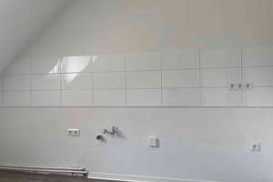 Ihre neue Wohnung: sanierte 2-Zimmer-Dachgeschosswohnung – Neudorfer Str. 126, 47057 Neudorf-Süd, Duisburg – Vorschaubild 3