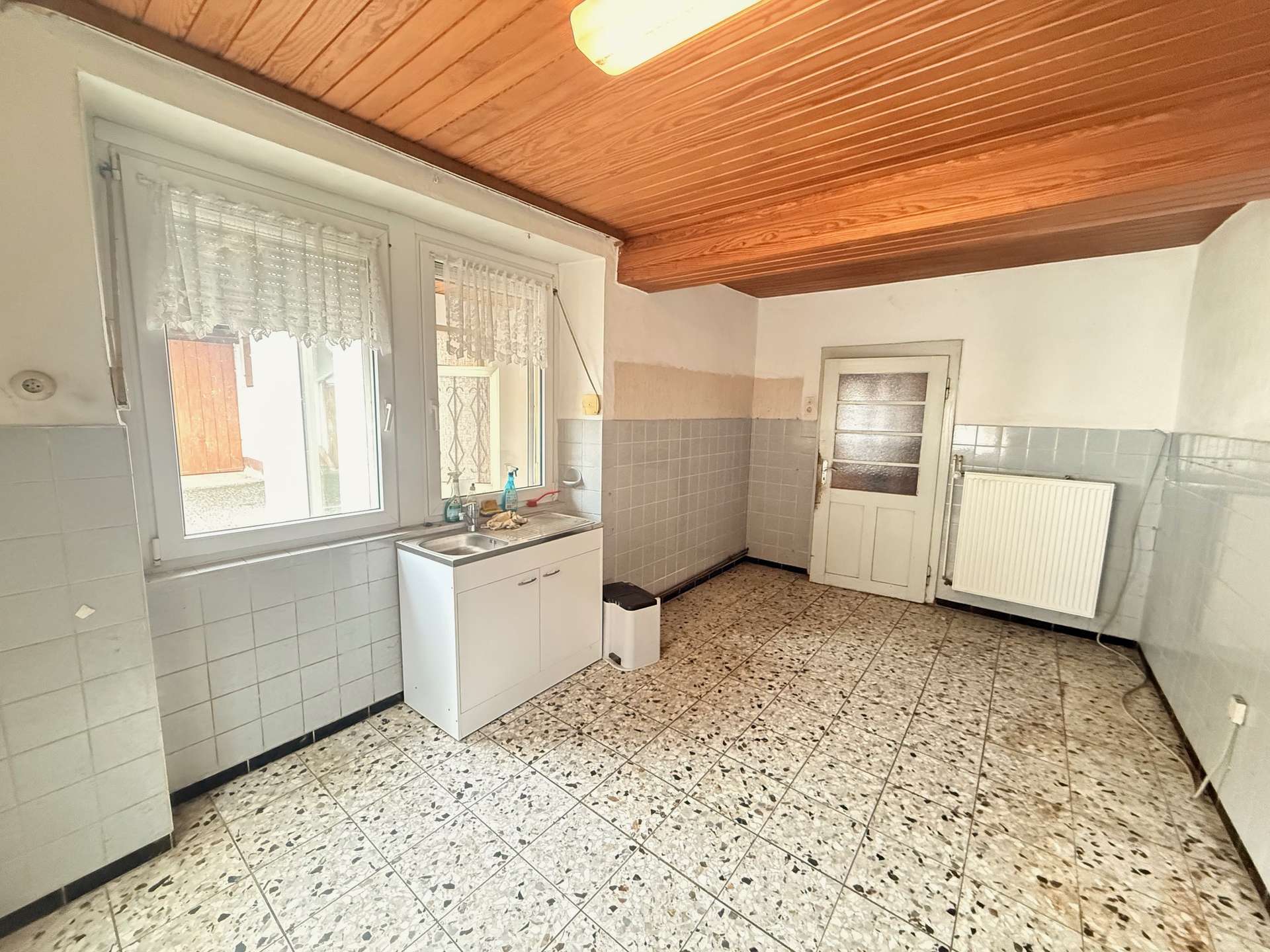 Unter Bodenrichtwert! Sanierungsbedürftige Fachwerkhofreite mit großzügiger Scheune in Feldrandlage, Mainz Bingen Kreis – Bild 4