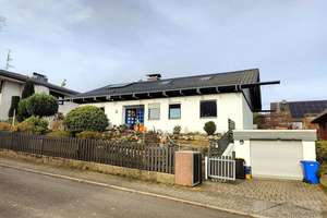 ""Wohlfühlhaus mit großem Grundstück in Taunusstein/Niederlibbach"" – Die vollständige Adresse der Immobilie erhältst du vom Anbieter., 65232 Taunusstein – Vorschaubild 2