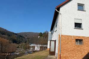 Sanierungsbedürftiges Einfamilienhaus in naturnaher Hanglage von Biedenkopf-Wallau – Die vollständige Adresse der Immobilie erhältst du vom Anbieter., 35216 Biedenkopf – Vorschaubild 2
