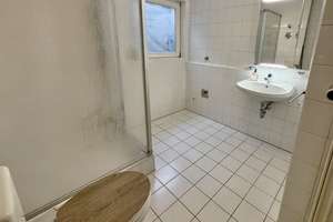 Top gepflegtes Zimmer Appt. mit Einbauküche seitlich Biebricher Allee – Simrockstraße 16c, 65187 Biebrich, Wiesbaden – Vorschaubild 7