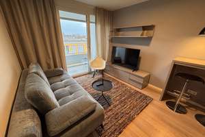 Service-Apartment mit Balkonblick auf den Olympiapark: Zentral, ruhig, hochwertig möbliert – Schwere-Reiter-Straße 27, 80797 Schwere-Reiter-Straße, München – Vorschaubild 1