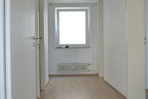 Pforzheim-Haidach Frisch renovierte, helle 3-Zimmer-Wohnung mit Balkon und Tiefgarage  – Kösliner Str. 3, 75181 Haidach, Pforzheim – Vorschaubild 13