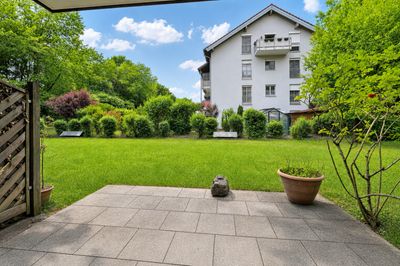 Großzügige 2-Zimmer-Terrassenwohnung & TG in Kolbermoor