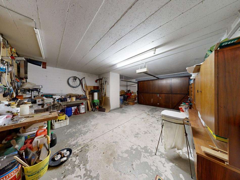 EG/Keller Garage mit Werkstatt