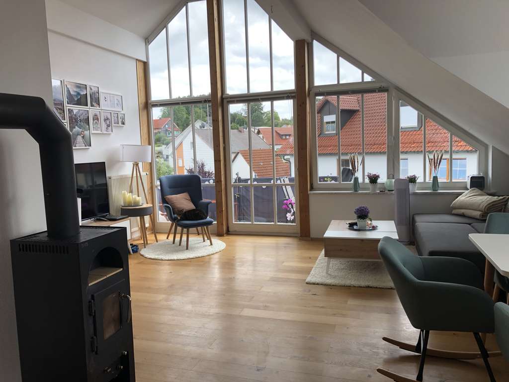 Immobilie in Oberschweinbach - urbanes Juwel für Kapitalanleger: vermietete 3 Zimmer Wohnung in S-Bahn Nähe - Bild 0