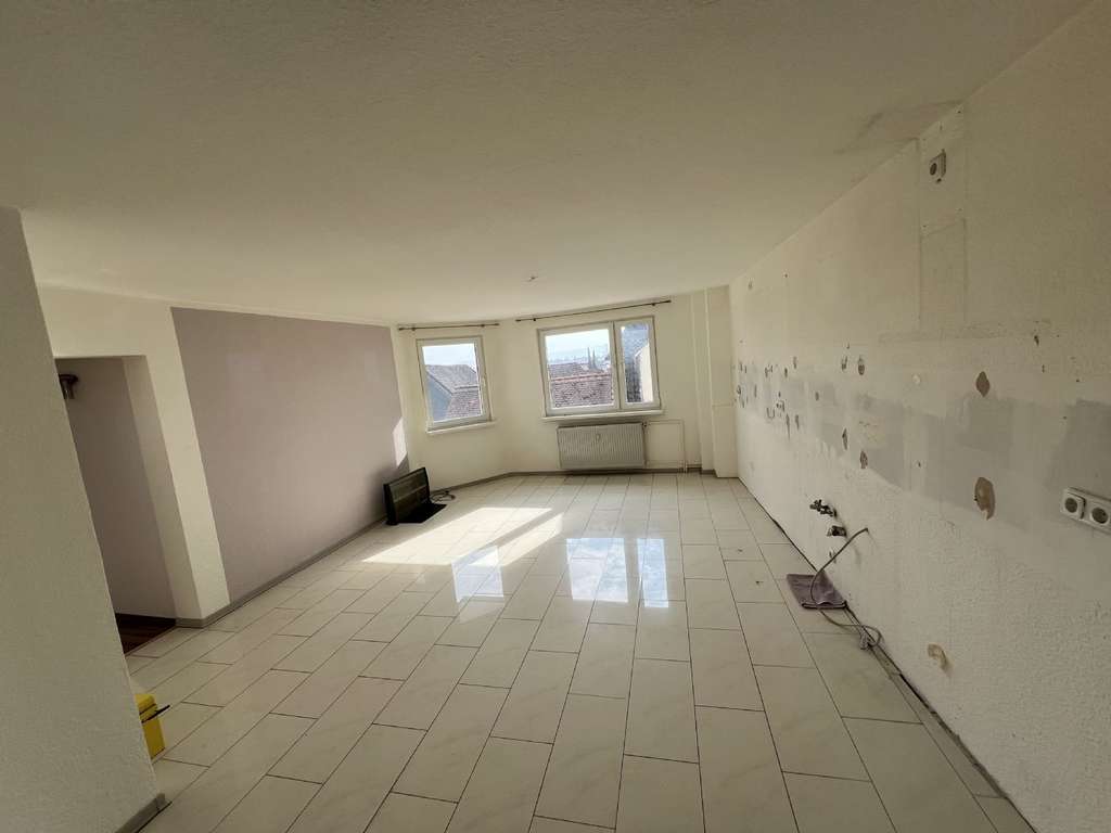 Immobilie in Usingen - Attraktives Wohnen / Haus über drei Ebenen – großzügig und hell. - Bild 2