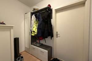 Charmante Dachgeschosswohnung im Altbau mit 2,5 Zimmern in der Wiesbadener Innenstadt – Die vollständige Adresse der Immobilie erhältst du vom Anbieter., 65185 Mitte, Wiesbaden – Vorschaubild 12