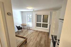 Möbliertes 1-Zimmer-Apartment_Erstbezug ab 01.07.2025 – Pestalozzistraße 11, 86154 Augsburg – Vorschaubild 1