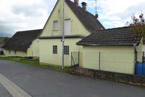 Wohnhaus mit Garage – Aschaffenburg (Kreis) – Vorschaubild 1