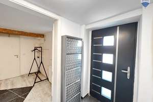 Zentral gelegenes Stadthaus in Lörrach mit Einliegerwohnung und Genehmigung zur Aufstockung+ Garten! – Die vollständige Adresse der Immobilie erhältst du vom Anbieter., 79540 Lörrach – Vorschaubild 10