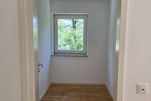 Obermenzing herrliche 2,5 Zimmer, Küche, Bad, Balkon ins Grüne – Die vollständige Adresse der Immobilie erhältst du vom Anbieter., 81247 Obermenzing, München – Vorschaubild 8