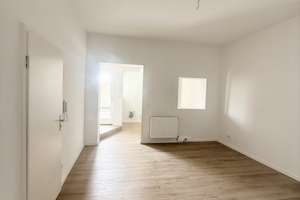 Sofort einziehen: Renovierte 3 Zimmer Gartenwohnung * Erdgeschoss * Barrierearm * an Helios