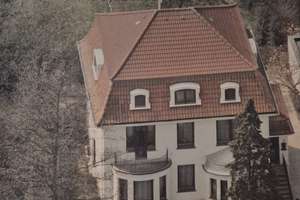 Charmante Villa auf traumhaftem Grundstück