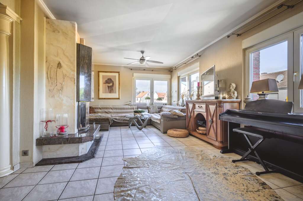 Immobilie in Aldenhoven - Großes, freistehendes Einfamilienhaus mit Einliegerwohnung und Garage  in Siersdorf - Bild 15