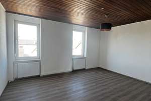 Geräumiges 9-Zimmer Haus mit Hof, Garagen und Garten in Münster (Darmstadt-Dieburg) – Die vollständige Adresse der Immobilie erhältst du vom Anbieter., 64839 Münster – Vorschaubild 3