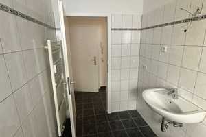 Neu renovierte 3 Zimmer Wohnung mit Balkon und neuer Einbauküche – Goeckingstraße 31, 47139 Duisburg – Vorschaubild 14
