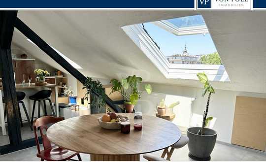 Modernes Loft in Toplage mit großem Wohnbereich und Kamin