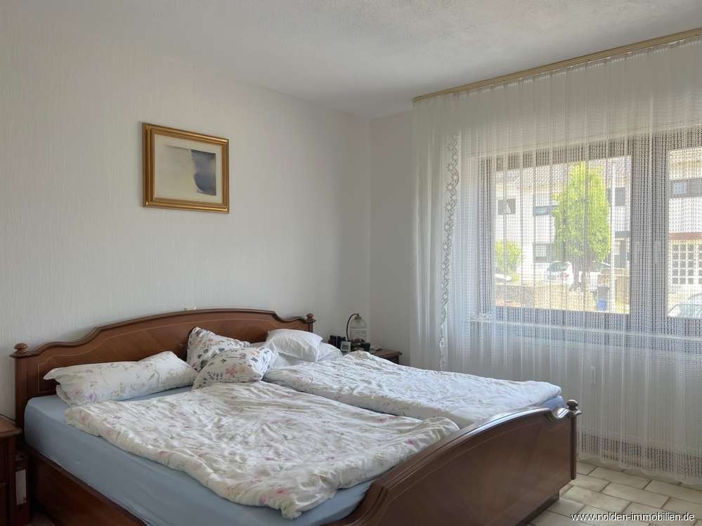 Immobilie in Schwetzingen - ***VIELSEITIG & GROSSZÜGIG – 4 WOHNEINHEITEN MIT GARTEN, GARAGE & STELLPLÄTZEN*** - Bild 14