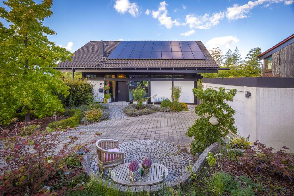 Immobilie in Wehrheim - HUF HAUS mit fantastischer Raumaufteilung und exzellenter Energieeffizienzklasse aus 2004 - Bild 1