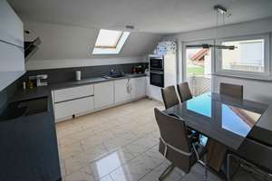 Großzügige 4-Zimmer-Wohnung in Heilbronn-Klingenberg zu vermieten – mit Balkon und Feldblick – Die vollständige Adresse der Immobilie erhältst du vom Anbieter., 74081 Klingenberg, Heilbronn – Vorschaubild 3