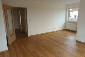 2 Zimmer mit großer Loggia auf der Sonnenseite - Reislingen S/W – V.-Droste-Hülshoff-Str. 33, 38446 Reislingen, Wolfsburg – Vorschaubild 3
