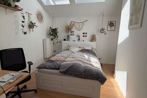 Charmante Altbau-Maisonettewohnung in direkter Rheinnähe