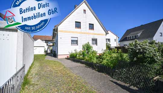 Bild von Vermietetes 2 Familienhaus mit Garage, Garten und Terrasse in ruhiger Wohnlage von Messel!