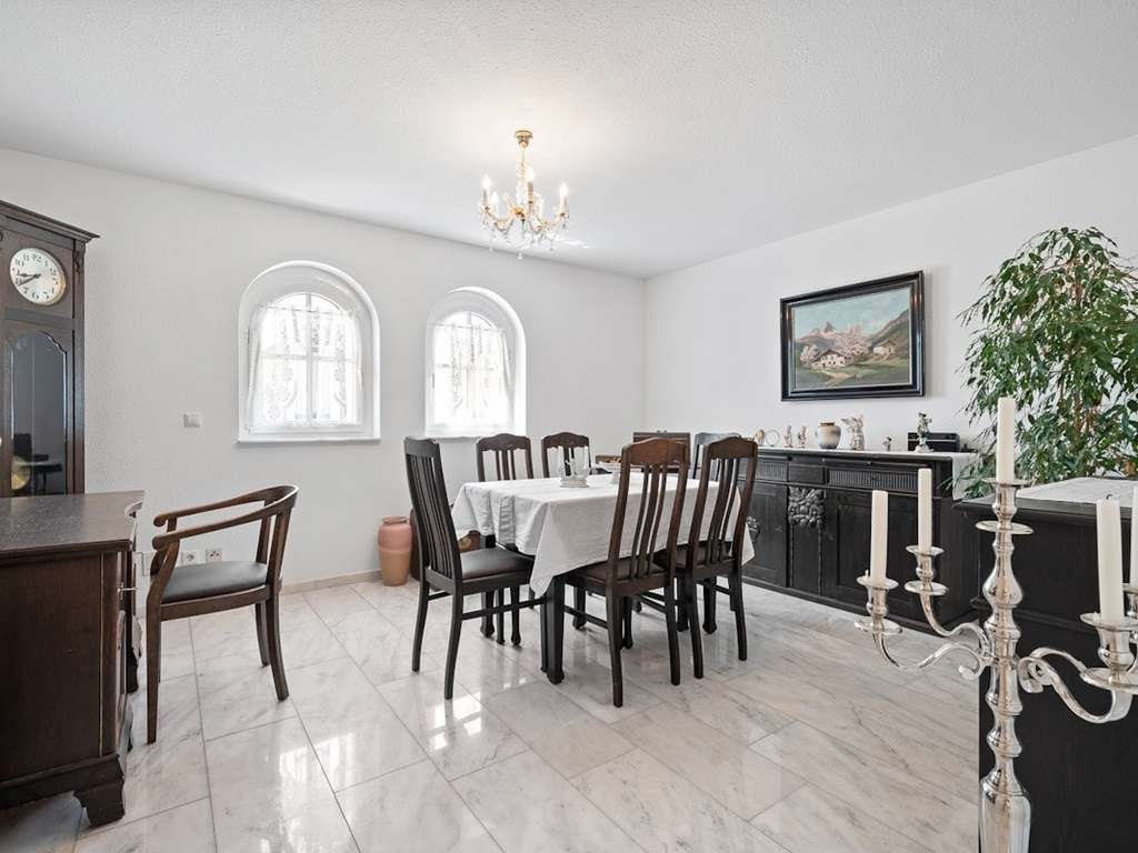 Immobilie in Daisendorf - Exklusiv Wohnen - in ruhiger und sonniger Lage
attraktives Einfamilienhaus mit Seesicht - Bild 4