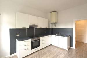 HIER STAUNT JEDER! ZENTRALER FAMILIENTRAUM - 5 Zimmer, 2 Bäder, EBK & viel Licht – Bernhardstraße 20, 9126 Lutherviertel, Chemnitz – Vorschaubild 2