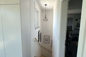 EXKLUSIVE 3-ZIMMER-MAISONETTE | 130 m² | 2 GROSSE BALKONE | DESIGNKÜCHE | KELLER | ZENTRAL & RUHIG – Marlene-Dietrich-Straße 3a, 85053 Südost, Ingolstadt – Vorschaubild 14