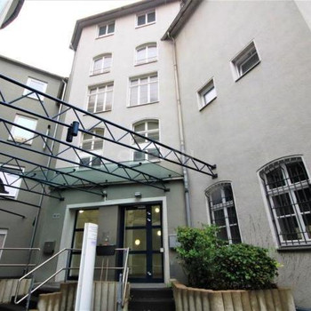 Praktisch geschnittene Büroflächen direkt am Stadtgarten!