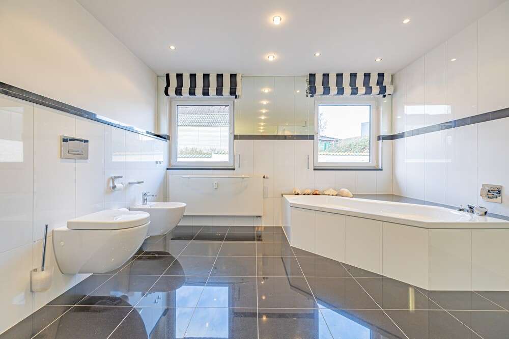 Immobilie in Hohenfelde - Top-Gepflegtes Anwesen mit 4 Wohnungen, Stall und Hauskoppel in Ostseenähe - Bild 16